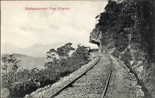 Ak Ceylon Sri Lanka, Kadugannawa Pass, Eisenbahnschienen