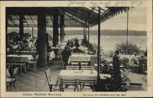 Ak Berlin Zehlendorf Wannsee, Kaiser Pavillon, Terrasse mit Aussicht auf den See