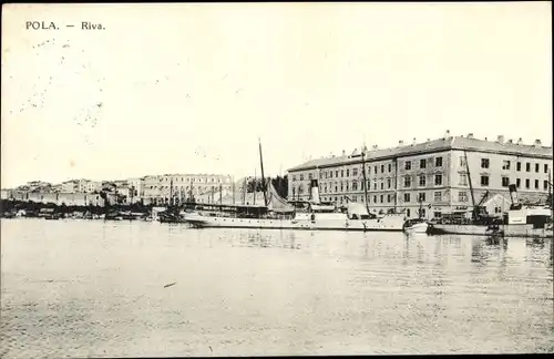 Ak Pola Pula Kroatien, Riva, Hafen, Dampfer kuk Marine