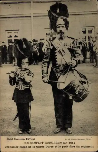 Ak Russland, Le Conflt Européean, 1914, Grenadier de la Garde Dorée, fifre,Flöte