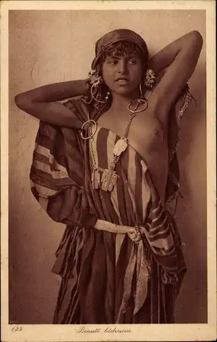 Ak Beaute bedouine, Frauenakt, barbusig, Maghreb