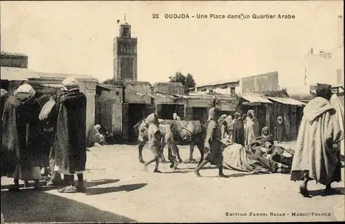 Ak Oudjda Oujda Marokko, Une Place dans un Quartier Arabe