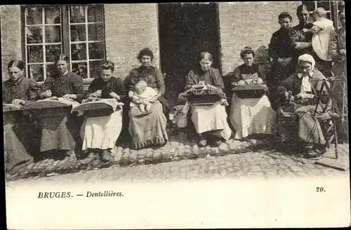 Ak Bruges Brügge Flandern Westflandern, Dentellières, Klöpplerinnen bei der Arbeit