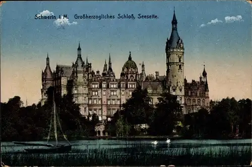 Ak Schwerin in Mecklenburg, Großherzogliches Schloss, Seeseite, Boot