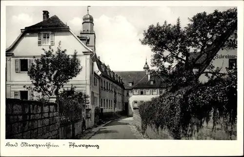 Ak Bad Mergentheim in Tauberfranken, Pfarrgang, Kirchturm, Häuser