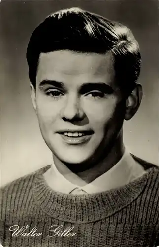 Ak Schauspieler Walter Giller, Die tolle Lola, Portrait