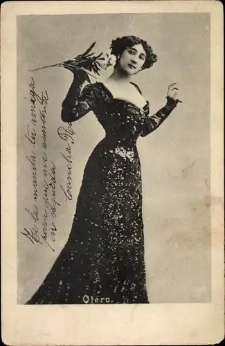 Ak Schauspielerin Conchata Ferrell, Portrait im Abendkleid