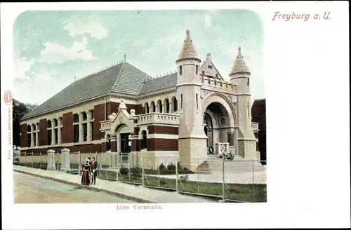 Ak Freyburg an der Unstrut, Blick auf die Jahn Turnhalle, Straßenpartie