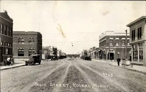 Foto Ak Roseau Minnesota USA, Main street, Hauptstraße, Straßenpartie