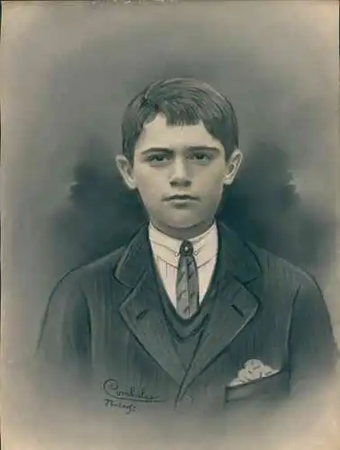 Foto Combalie, Henri, Toulouse, Portraitfotografie, Junge im Anzug