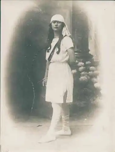 Foto Combalie, Henri, Toulouse, Portraitfotografie, Tänzerin in einem Kleid