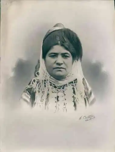 Foto Combalie, Henri, Toulouse, Portraitfotografie, Frau in Tracht