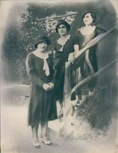 Foto Combalie, Henri, Toulouse, Portraitfotografie, Drei Frauen mit Hüten