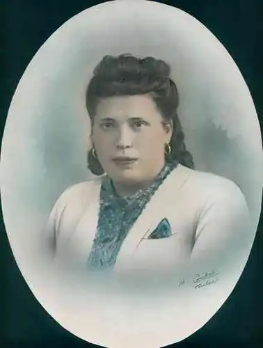 Foto Combalie, Henri, Toulouse, Portraitfotografie, Frauenportrait, Ohrringe