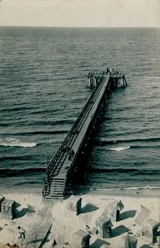 Foto Ostseebad Koserow auf Usedom, Seebrücke, Strandpartie, Strandkörbe