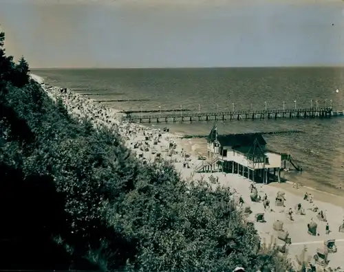 Foto Ostseebad Koserow auf Usedom, Strandpartie, Seebrücke, Strandkörbe