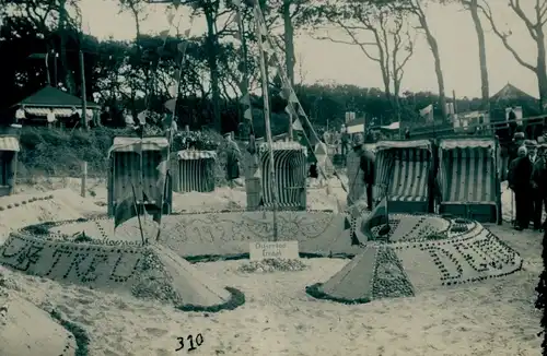 Foto Ostseebad Graal Müritz, 1928, Sandburg, Strandkörbe