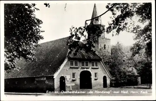 Ak Emmen Drenthe Niederlande, Oudheidskamer de Hondsrug met Ned. Herv. Kerk
