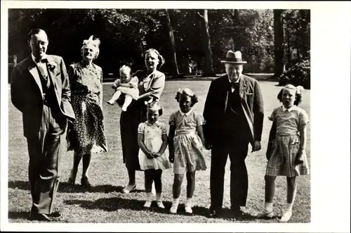 Ak Königin Juliana mit Familie und Winston Churchill, 1948