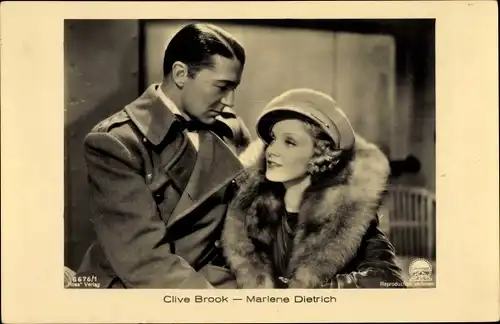 Ak Schauspielerin Marlene Dietrich, Clive Brook, Filmszene, Pelz