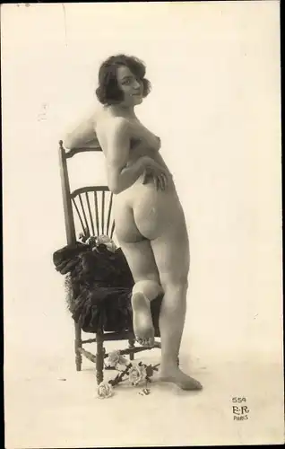 Foto Erotik, Frauenakt, stehend, Rückansicht