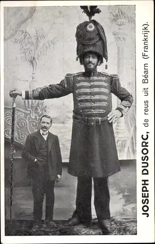 Ak Joseph Dusorc, de reus uit Béarn, Frankrijk, Uniform