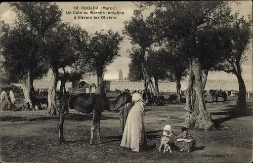Ak Oudjda Oujda Marokko, Un coin du Marche indigene a travers les Oliviers