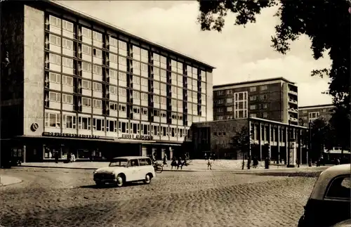 Ak Karl Marx Stadt Chemnitz in Sachsen, Hotel Moskau, Auto