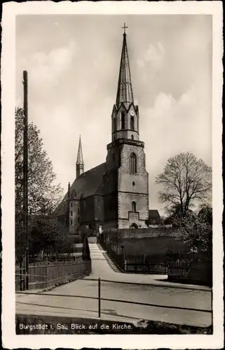 Ak Burgstädt Sachsen, Blick auf die Kirche, Weg