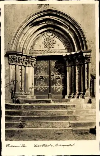 Ak Nossen Sachsen, Stadtkirche, Blick auf das Seitenportal