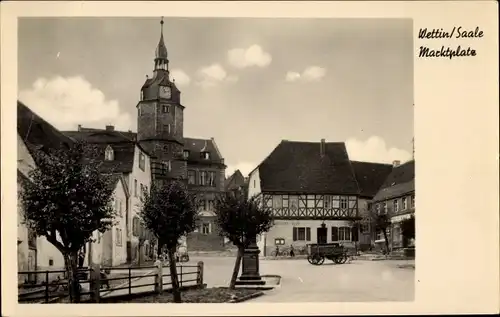 Ak Wettin an der Saale, Marktplatz, Kirche, Fachwerkhaus