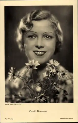 Ak Schauspielerin Gretl Theimer, Portrait mit Blumenstrauß, Ross Verlag 6507 1