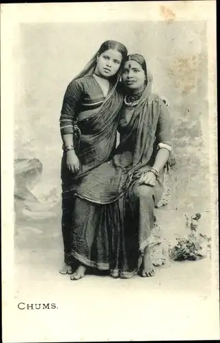 Ak Chums, Portrait zweier indischer Frauen im Gewand