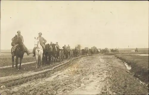 Foto Ak VIII Armee-Korps 1915-1917, Deutsche Soldaten zu Pferden