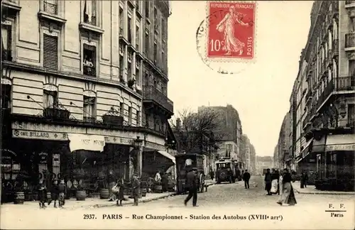 Ak Paris XVIII Montmartre, Rue Championnet, Station des Autobus