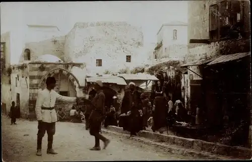 Foto Ak Jerusalem Israel?, Stadtpartie, Passanten, Stände