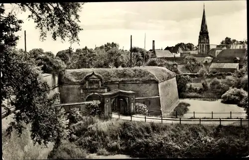 Ak Dömitz an der Elbe Mecklenburg, Blick vom Wall auf die Stadt