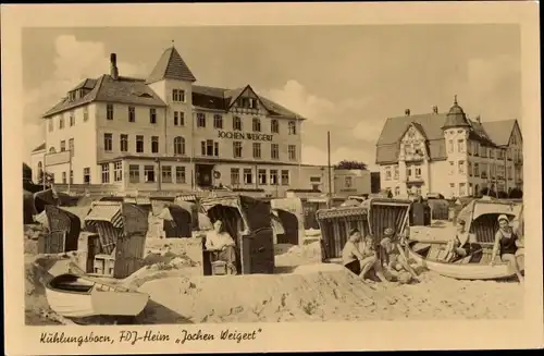 Ak Ostseebad Kühlungsborn, FDJ Heim Jochen Weigert, Strandpartie, Strandkörbe, Badegäste