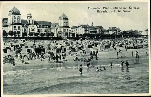 Ak Seebad Binz auf Rügen, Strand mit Kurhaus, Kaiserhof und Hotel Gramm