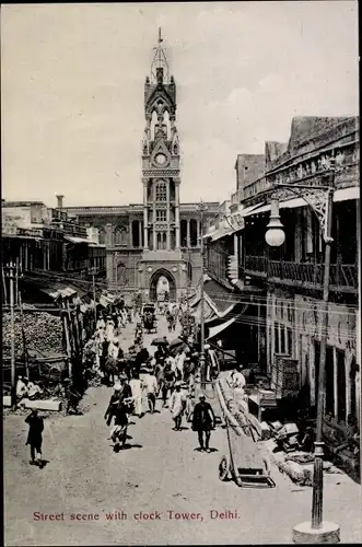 Ak Delhi Indien, Street scene with clock Tower, Straßenpartie in der Stadt