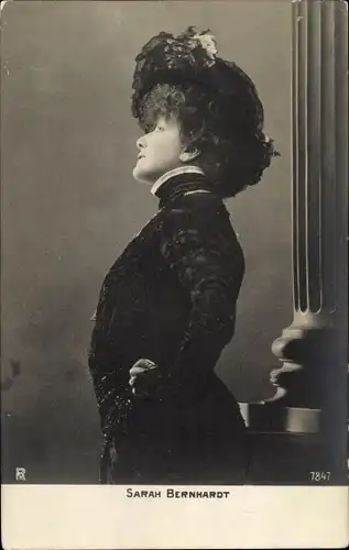 Ak Schauspielerin Sarah Bernhardt, Profilansicht, Hut