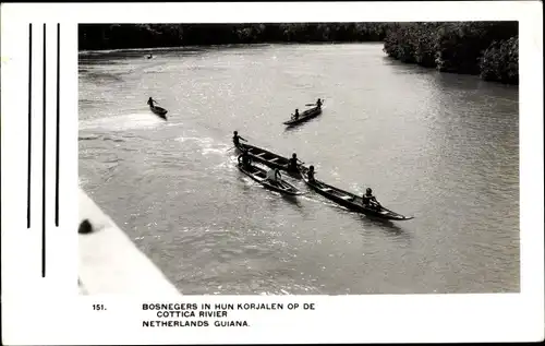 Ak Niederländisch Guayana, Bosnegers in hun Korjalen op de Cottica River