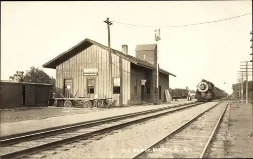 Foto Ak Victor Iowa USA, Rock Island Depot, Bahnstation