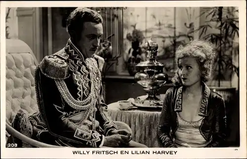 Ak Schauspieler Willy Fritsch und Lilian Harvey, Filmszene