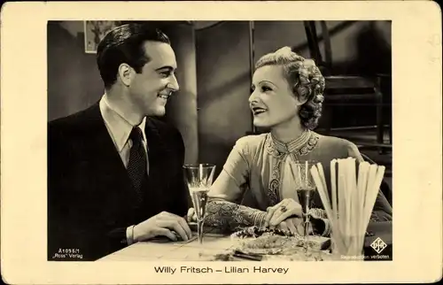 Ak Schauspieler Willy Fritsch und Lilian Harvey, Filmszene