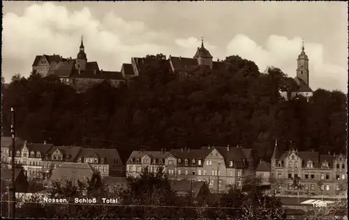 Ak Nossen, Blick auf das Schloss, Kirche