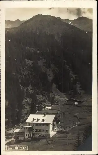 Ak Ranalt Neustift im Stubaital in Tirol, Unterkunftshaus mit Umgebung