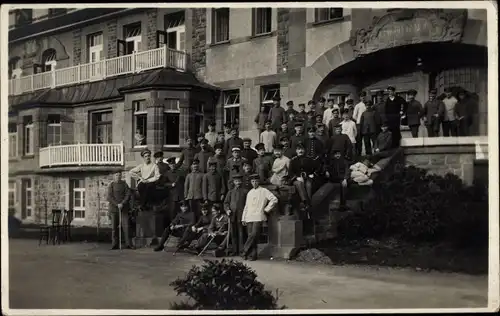 Ak Denklingen in Schwaben Oberbayern, Gruppenbild am Genesungsheim