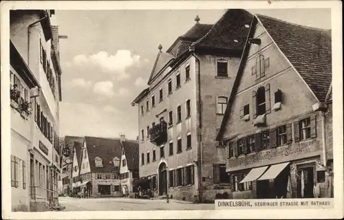 Ak Dinkelsbühl in Mittelfranken, Segringer Straße mit Rathaus