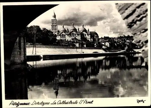 Ak Périgueux Nouvelle-Aquitaine Dordogne, La Cathedrale St. Front